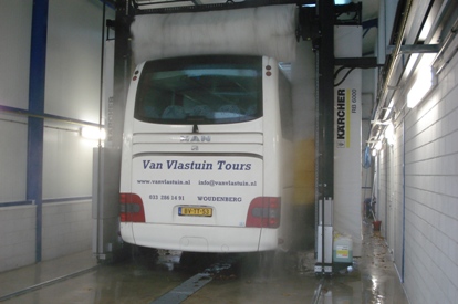 wasstraat met grote karcher truckwasinstallatie ook voor commercile wassingingen